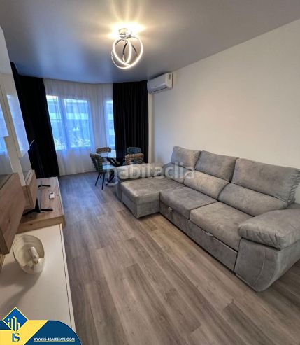 Foto b7576c53-d869-4b2a-8a32-afca90d8cc99. Piso apartamento con terraza, en la provincia de alicante, en la ciudad , en la zona de playa del cura. 3 habitaciones | 8 en Torrevieja