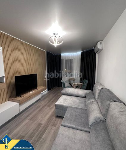 Foto e9470672-6a11-4915-852a-04d57070c02a. Piso apartamento con terraza, en la provincia de alicante, en la ciudad , en la zona de playa del cura. 3 habitaciones | 8 en Torrevieja