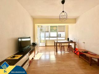 Appartement à Las Piscinas Naturales. Apartamento con terraza, en la provincia de alicante, en la ciud