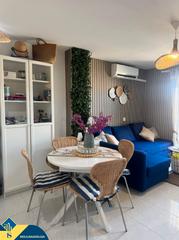 Dachwohnung in Zona Playa del Cura. Ático con piscina comunitaria, en la provincia de alicante, en l