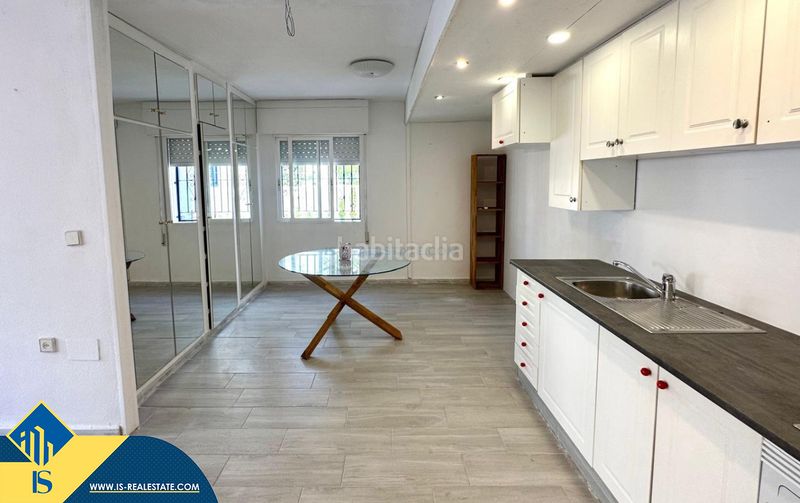 Foto 6ff5caee-fae8-423b-bd95-740e88f37bce. Casa adosada casa con piscina comunitaria, en la provincia de alicante, en la ciudad . 3 habitaciones | 80 m² | 3 kilómetros del m en Torrevieja