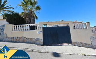 Casa a Lomas de Cabo Roig - Los Dolses. Villa con piscina privada, en la provincia de alicante, en la ci