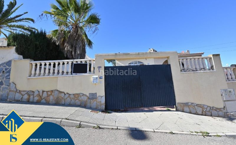 Foto 2637527d-bc6f-4484-80ed-fb696bdb68f0. Casa amb aparcament piscina a Lomas de Cabo Roig - Los Dolses Orihuela
