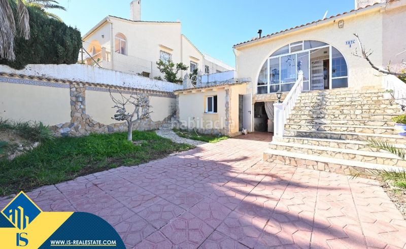 Foto 413d2552-fd04-4376-b13f-22946941ed27. Casa amb aparcament piscina a Lomas de Cabo Roig - Los Dolses Orihuela