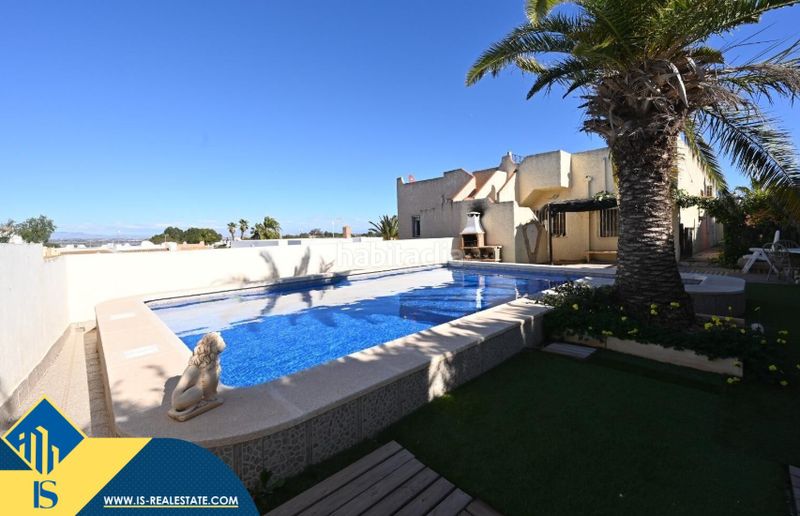 Foto c1fb0c69-2633-4631-b5f3-970cba5518b0. Casa amb aparcament piscina a Lomas de Cabo Roig - Los Dolses Orihuela