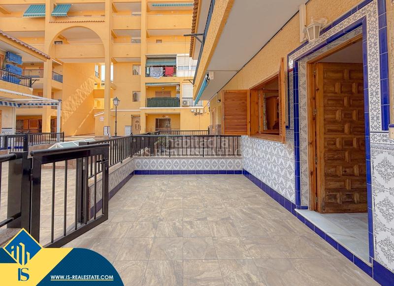 Foto ede1ffba-4fda-40ea-9a3c-a217ebc88104. Casa con riscaldamento parcheggio piscina in Los Europeos Torrevieja