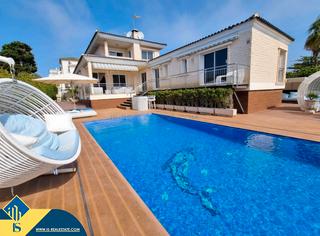 Chalet à Cañada del Molino. Villa con piscina privada, en la provincia de alicante, en la ci