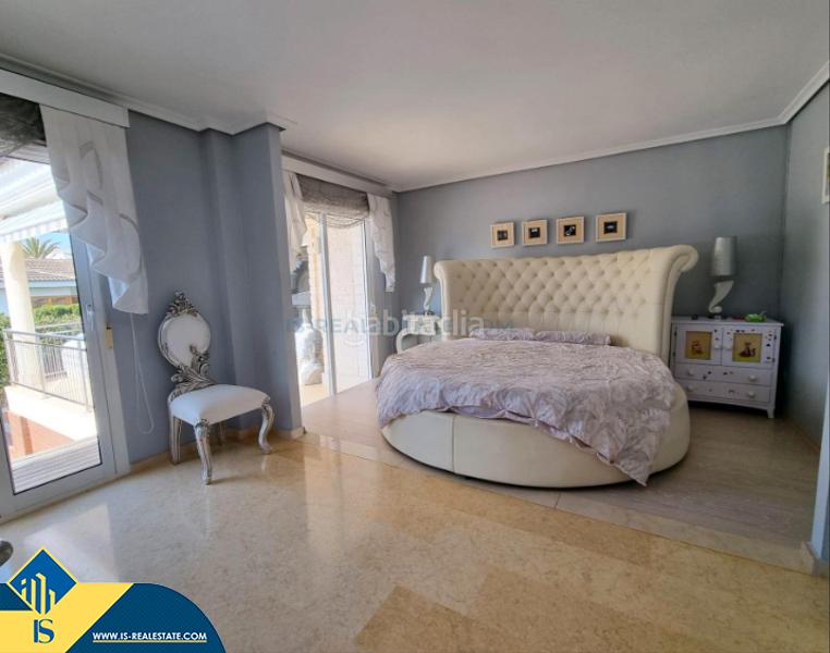 Foto 9a1df551-2a7c-461b-af21-5e2bb2d31a2e. Chalet avec parking piscine dans Cañada del Molino Torrevieja