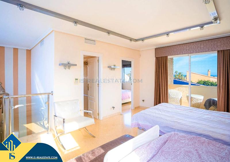 Foto ab9f2e44-1cf2-4634-af39-9239dcf0d381. Chalet avec parking piscine dans Cañada del Molino Torrevieja