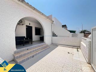 Casa aparellada a Zona Carrefour - Urbanizaciones. Casa con terraza, en la provincia de alicante, en la ciudad de t