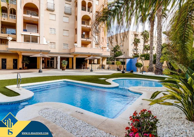 Foto e1921148-f5f3-48e7-b090-a81499882a40. Pis amb aparcament piscina a Zona Playa de los Locos Torrevieja