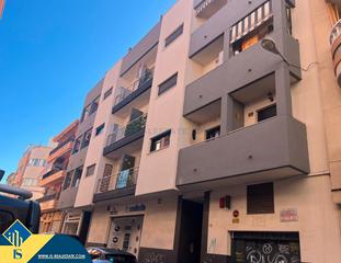Appartement à Zona Playa de los Locos. Apartamento con terraza, en la provincia de alicante, en la ciud