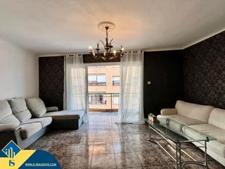 Apartament a Las Piscinas Naturales. Apartamento con terraza, en la provincia de alicante, en la ciud