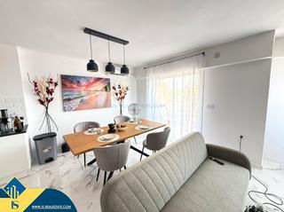 Appartement à Punta Prima. Apartamento reformado con piscina comunitaria, en la provincia d