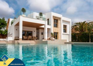 Chalet in Campoamor. Casas en construcción con piscina privada, en la provincia de al