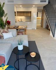 Chalet in San Pedro del Pinatar. Villa renovada con piscina privada, en la provincia de alicante,