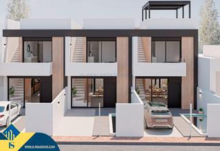 Casa en San Pedro del Pinatar. Casa renovada con piscina privada, en la provincia de alicante,