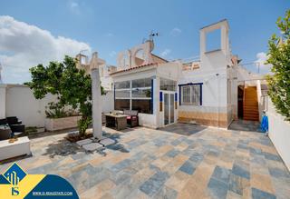Maison jumelée à Zona Carrefour - Urbanizaciones. Casa con terraza, en la provincia de alicante, en la ciudad de t