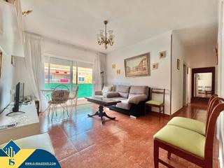 Apartamento en Las Piscinas Naturales. Apartamento con terraza, en la provincia de alicante, en la ciud