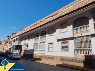 Penthouse in Playa de los Náufragos. Ático con piscina comunitaria, en la provincia de alicante, en l