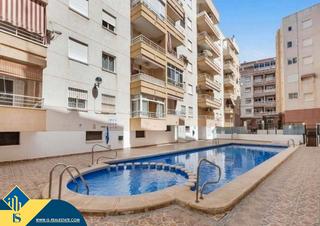Apartament a Avenida Habaneras - Curva de Palangre. Apartamento con piscina comunitaria, en la provincia de alicante