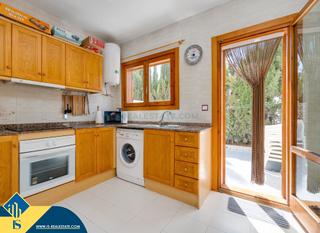 Chalet à Cañada del Molino. Villa con piscina comunitaria, en la provincia de alicante, en l