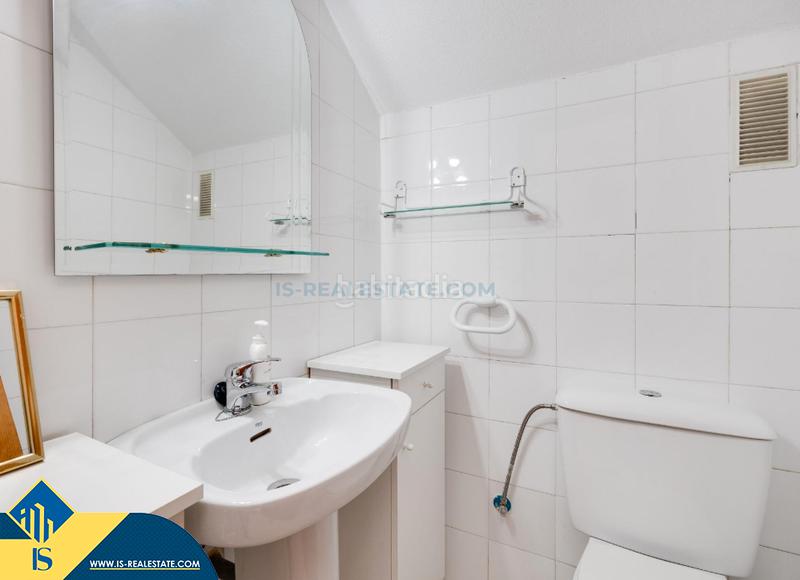 Foto 1876ec3b-d1de-40a5-a0c1-cd1cb21f1665. Chalet villa con piscina comunitaria, en la provincia de alicante, en la ciudad , en la zona de la mata. 3 habitaciones | 10 en Torrevieja