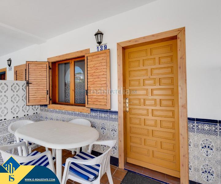 Foto 3712545f-cc9c-4a55-b231-265ab857fd36. Chalet villa con piscina comunitaria, en la provincia de alicante, en la ciudad , en la zona de la mata. 3 habitaciones | 10 en Torrevieja