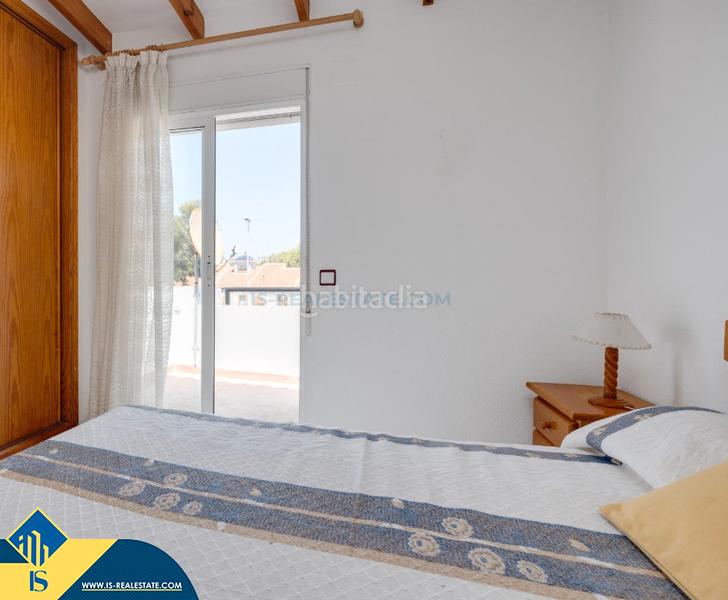 Foto 57bf0751-8d3c-48a9-89cd-642038307122. Chalet villa con piscina comunitaria, en la provincia de alicante, en la ciudad , en la zona de la mata. 3 habitaciones | 10 en Torrevieja
