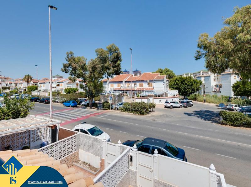 Foto 73a158da-d703-4ef9-82df-2e67325f860d. Chalet villa con piscina comunitaria, en la provincia de alicante, en la ciudad , en la zona de la mata. 3 habitaciones | 10 en Torrevieja