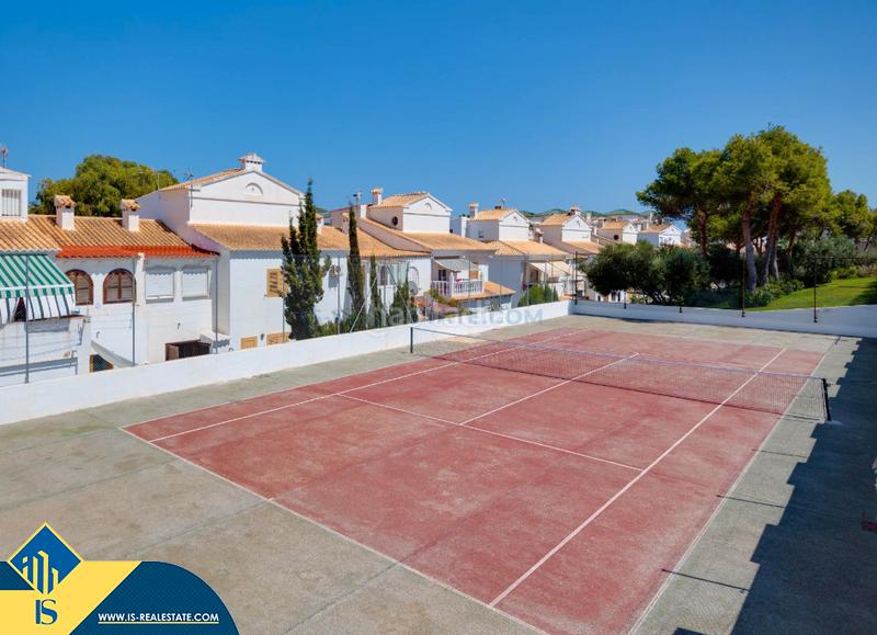 Foto 89ab5de8-f6f9-4a32-8f29-137b6ccaaf6b. Chalet villa con piscina comunitaria, en la provincia de alicante, en la ciudad , en la zona de la mata. 3 habitaciones | 10 en Torrevieja