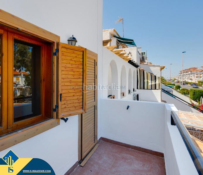 Foto f49b36e8-7ef9-4354-9330-e884125fda81. Chalet villa con piscina comunitaria, en la provincia de alicante, en la ciudad , en la zona de la mata. 3 habitaciones | 10 en Torrevieja