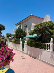 Maison jumelée à Los Balcones-Los Altos. Casa con piscina comunitaria, en la provincia de alicante, en la