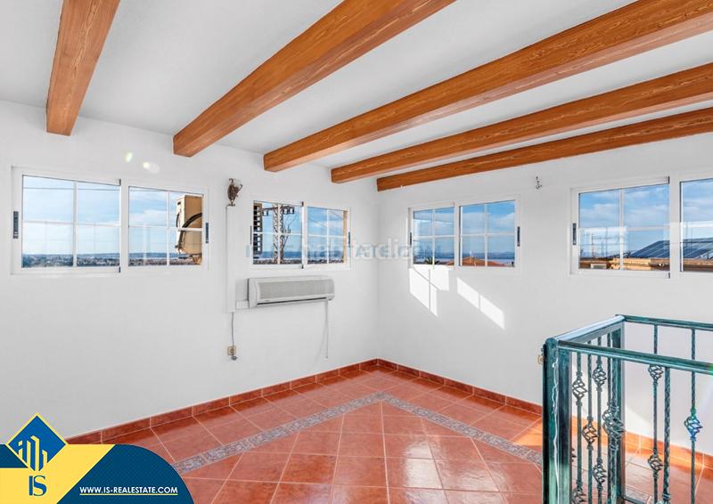 Foto 1f98ed7a-8417-4465-8a71-ba43ee806abb. Chalet with parking pool in Zona Carrefour - Urbanizaciones Torrevieja