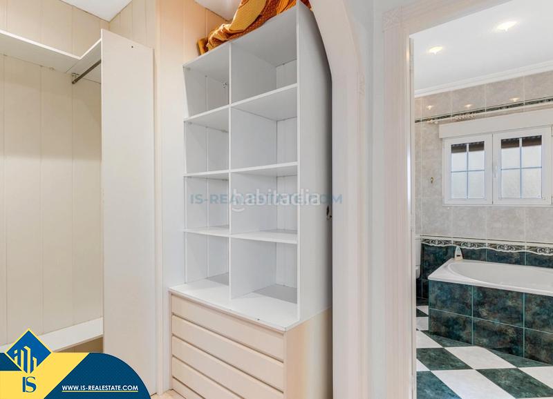 Foto 64f67a52-aeba-4973-8015-51c744ec8209. Chalet with parking pool in Zona Carrefour - Urbanizaciones Torrevieja