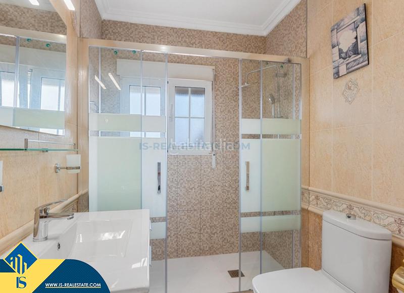 Foto 8fd3cfab-e08f-4cdf-a4d1-aad58d27639e. Chalet with parking pool in Zona Carrefour - Urbanizaciones Torrevieja