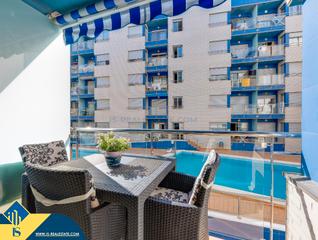 Appartement à Zona Playa de los Locos. Apartamento con piscina comunitaria, en la provincia de alicante