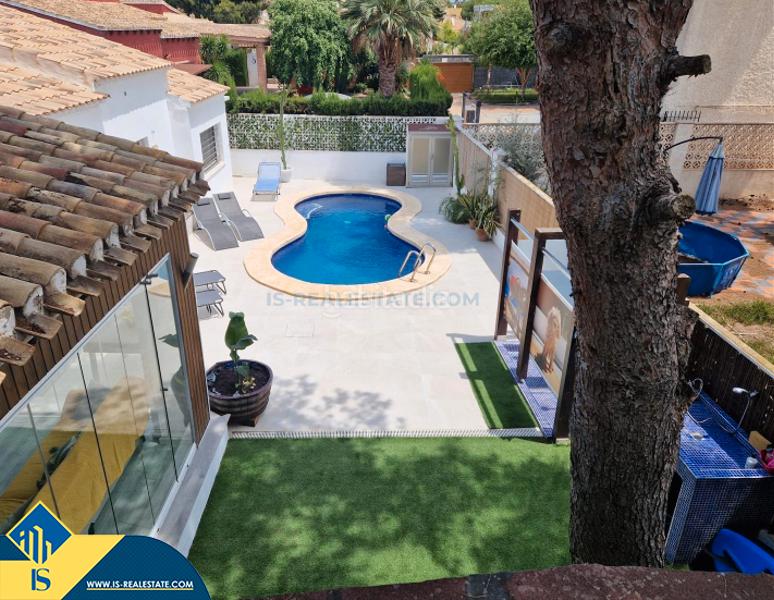 Foto 696d5721-5375-4042-b7fe-1752f1832ca9. Chalet mit parking pool in Punta Prima Orihuela