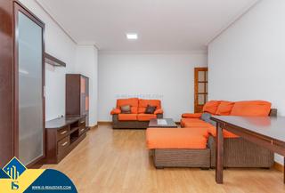 Apartamento en Las Piscinas Naturales. Apartamento con terraza, en la provincia de alicante, en la ciud