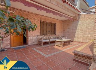 Casa en Zona Playa de los Locos. Bungalow reformado con terraza, en la provincia de alicante, en