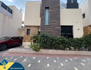 Xalet a Lomas de Cabo Roig - Los Dolses. Villa con piscina privada, en la provincia de alicante, en la ci