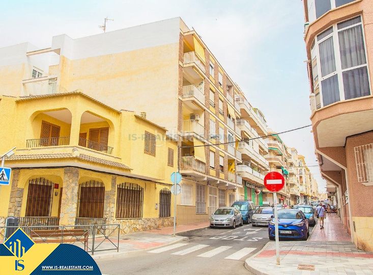 Foto 17a27e11-791b-4e5d-b7e1-643f504fd77f. Pis a Antonio Machado Torrevieja