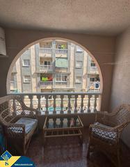 Flat in Parque de las Naciones. Apartamento renovado con piscina comunitaria, en la provincia de