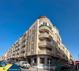Apartamento en Las Piscinas Naturales. Apartamento reformado con piscina comunitaria, en la provincia d