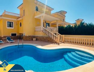 Xalet a Los Almendros. Villa con piscina privada, en la provincia de alicante, en la ci