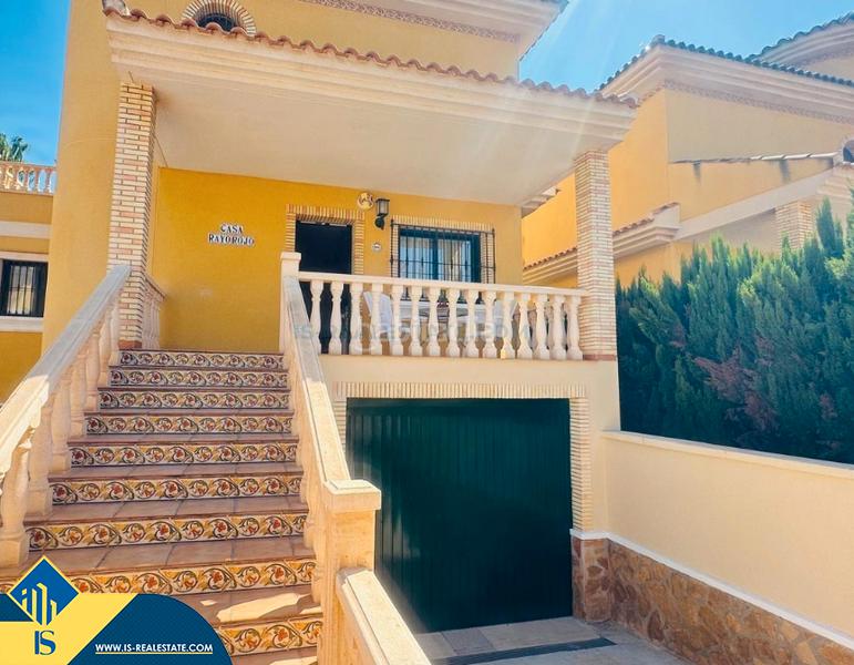 Foto 426b2f9b-7053-45ea-ad09-9cd1e3d06afc. Chalet avec parking piscine dans Los Almendros Orihuela