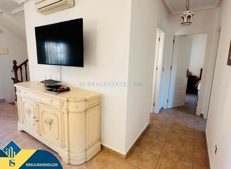 Foto ee63caff-db1b-4240-b94e-c975d0bcd2f1. Chalet avec parking piscine dans Los Almendros Orihuela