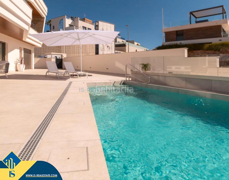Foto 456b9ce1-eee6-417b-8718-9f589b54448c. Chalet mit parking pool in Campoamor Orihuela