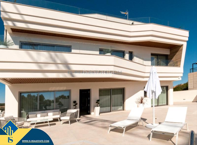 Foto adadb316-3f1a-47be-a6da-b93dcf67b1c0. Chalet mit parking pool in Campoamor Orihuela