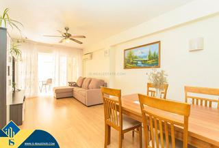 Apartament a Las Piscinas Naturales. Apartamento con terraza, en la provincia de alicante, en la ciud